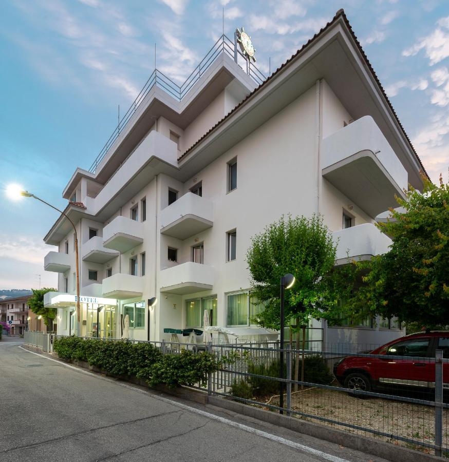 Hotel Capitano Tortoreto Dış mekan fotoğraf